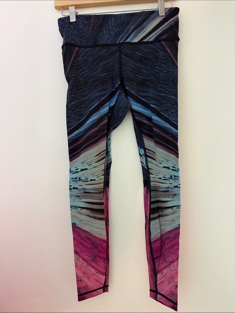 lululemon athletica, Blue & Pink capri length